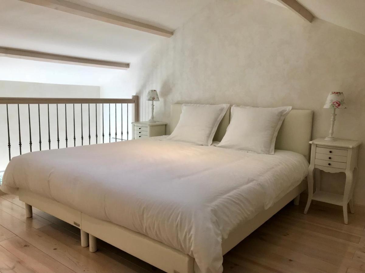 Domaine De La Sabliere Bed & Breakfast Thiviers Екстериор снимка